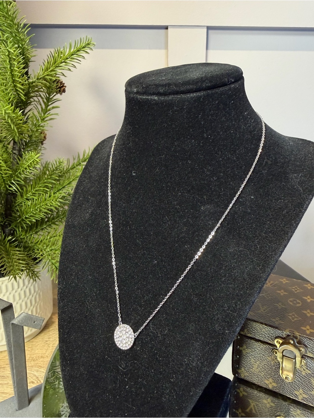 Fossil Silver Pavé Round Pendant Necklace 18”